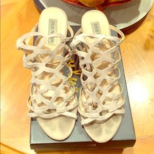 Steve Madden Wedge heel shoe